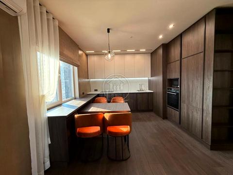 квартира за адресою Літературна вул., 10б