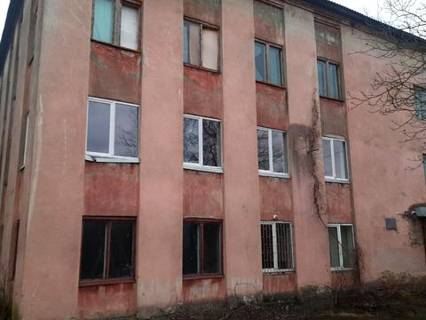 комерційна за адресою Заводська вул., 10