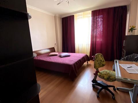 квартира за адресою Раїси Окіпної вул., 8