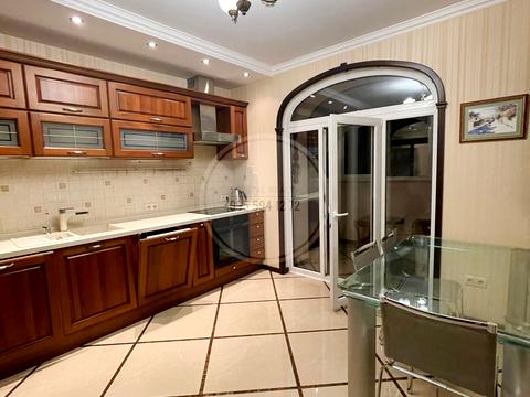 квартира за адресою Миколи Амосова вул., 4