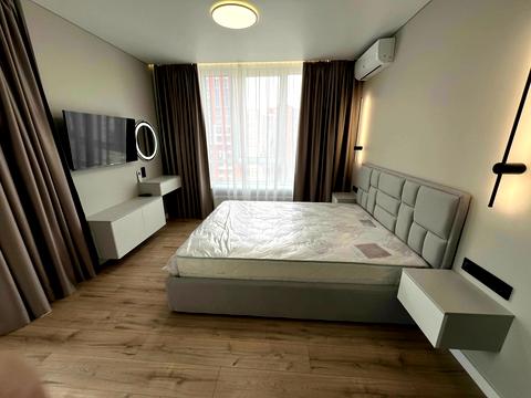 квартира по адресу Олександра Олеся ул., 8/17