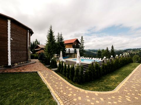 коммерческая по адресу с. Яблоница, Степана Бандери, 30