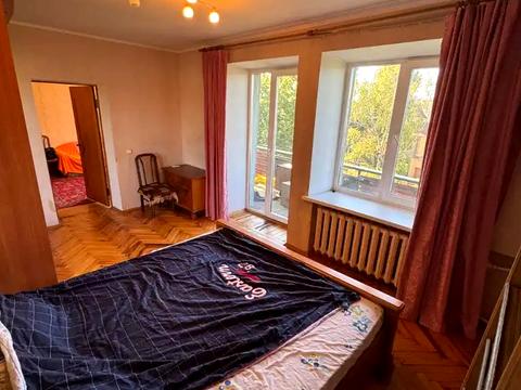 квартира за адресою Ніла Армстронга вул. (Казакова), 4