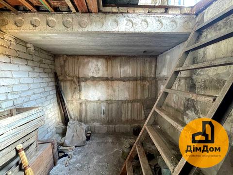 паркомісце за адресою Полярна вул., 19