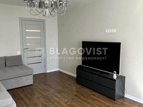 квартира за адресою Софії Русової вул., 7-А
