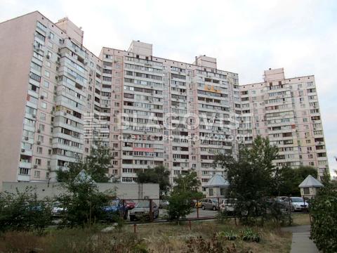 квартира за адресою Анни Ахматової вул., 15