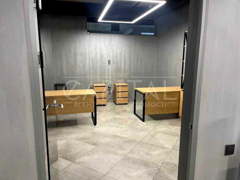 комерційна за адресою Валерія Лобановського просп., 77