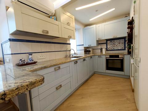 квартира за адресою Степана Бандери, 6