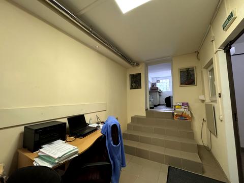 комерційна за адресою Добровольців вул. (Маршала Говорова), 8