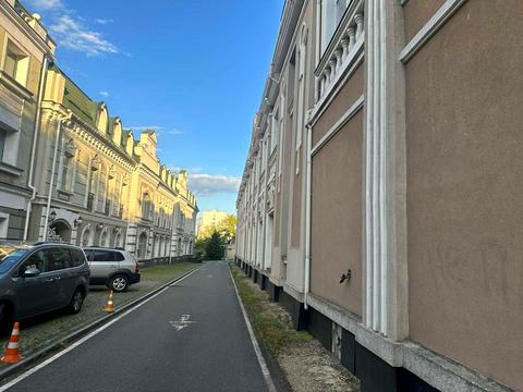 комерційна за адресою Золотоустівська вул., 23-А