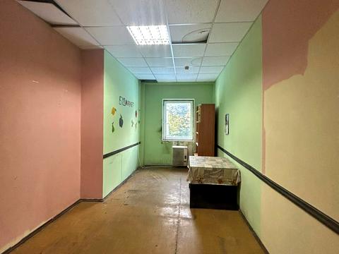 комерційна за адресою Дубенська вул., 210