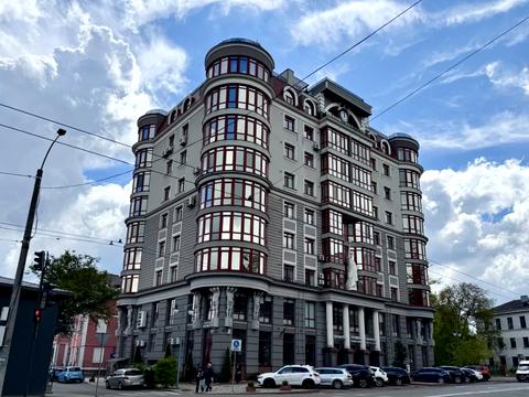 комерційна за адресою Степана Бандери вул., 21