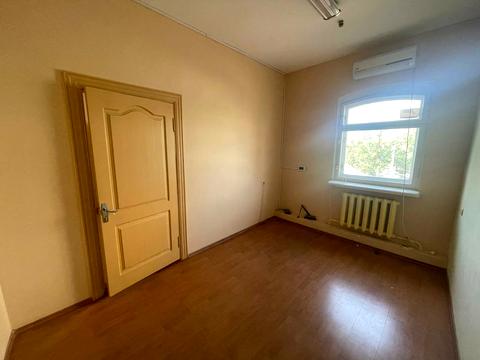 комерційна за адресою Володимира Мономаха вул. (Московська), 9