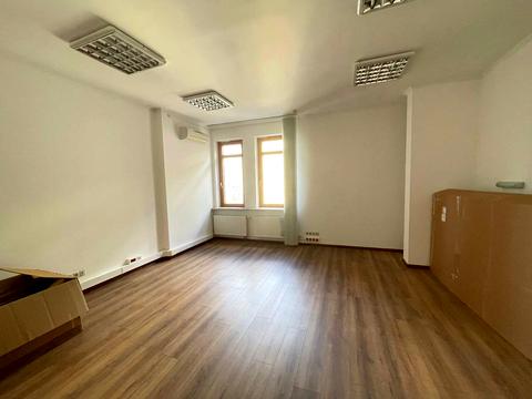комерційна за адресою Крутий узвіз, 1