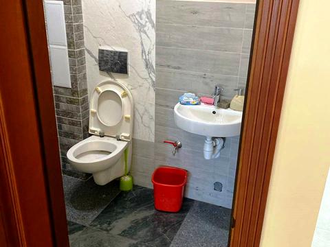 комерційна за адресою Лондонська вул. (Пітерська), 3