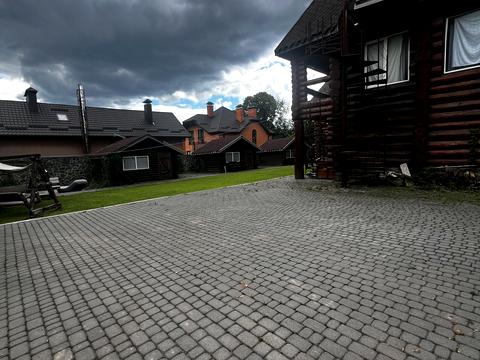 комерційна за адресою Антонова, 9