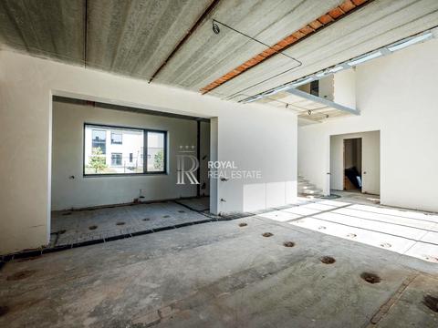 дом по адресу шкільна, 6