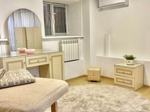 комерційна за адресою Олеся Гончара вул., 28-Б