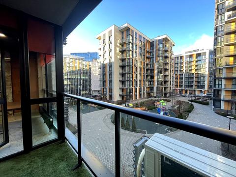 комерційна за адресою Джона Маккейна вул. (Івана Кудрі), 1