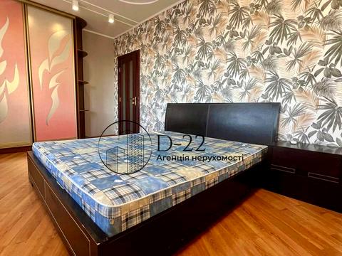 квартира за адресою Анни Ахматової вул., 13-Г