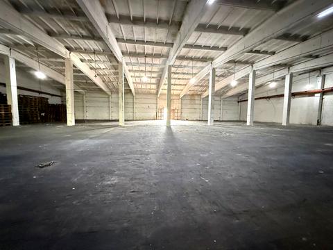 комерційна за адресою Запасна вул., 7