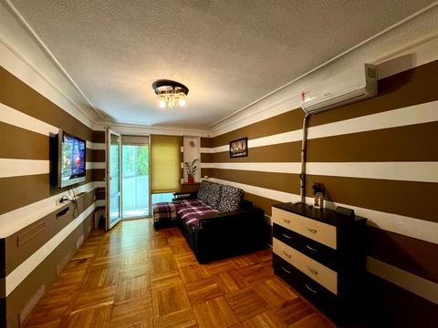 квартира за адресою Автобуду вул., 8