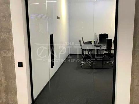 комерційна за адресою Антоновича вул. (Горького), 74