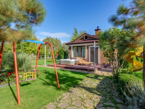 будинок за адресою смт. Козин, Козацька вул.