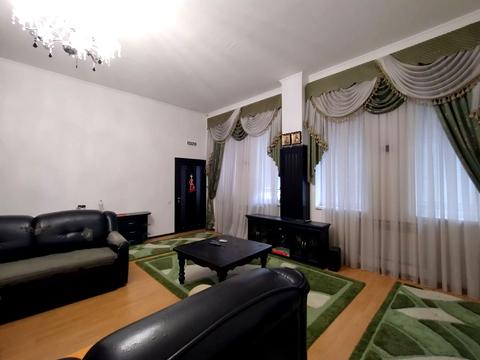 комерційна за адресою Конституційна вул., 15