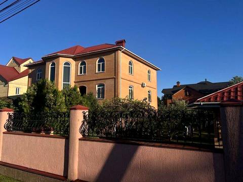 будинок за адресою Центральна вул.