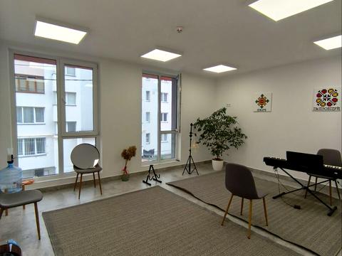 комерційна за адресою Кругла вул., 5-Б