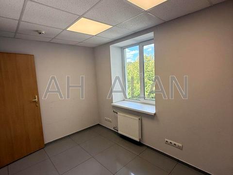 комерційна за адресою Казимира Малевича вул. (Боженка), 68Е