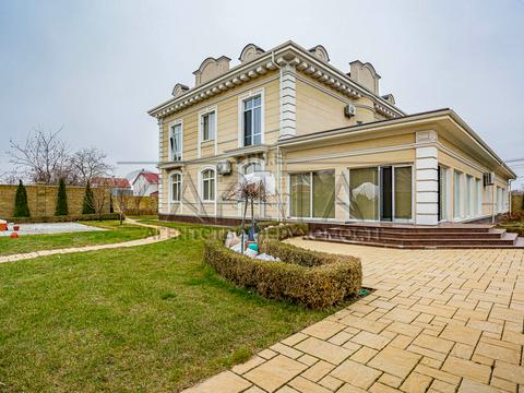 будинок за адресою Вишнева вул., 1