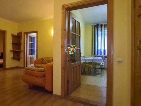 квартира за адресою Анни Ахматової вул., 18