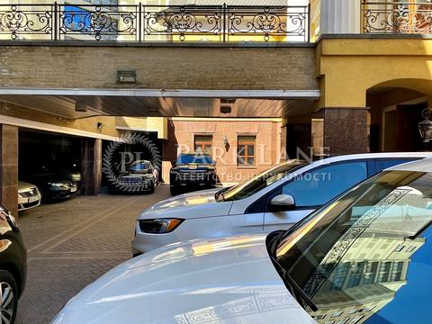 комерційна за адресою Володимирська вул., 49-Б