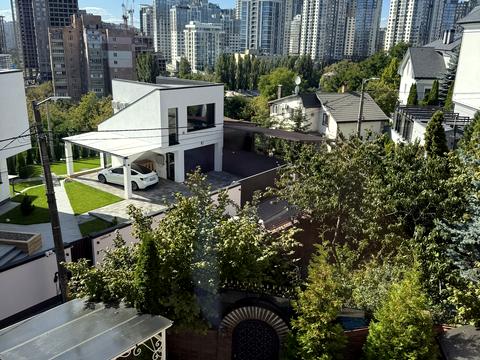 будинок за адресою Ольжича