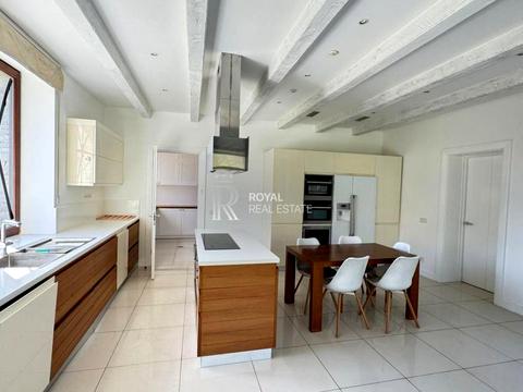 будинок за адресою молодіжна