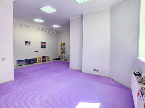 комерційна за адресою Лесі Українки вул., 20