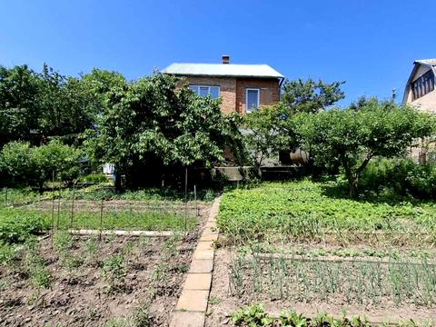 будинок за адресою Центральна вул., 1