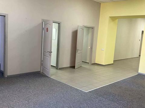 комерційна за адресою Дмитра Яворницького просп. (Карла Маркса), 68