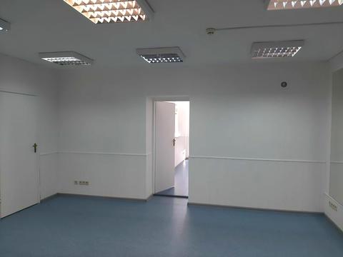 комерційна за адресою Турівська вул., 31