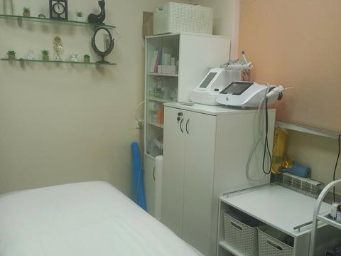 комерційна за адресою Левка Лук'яненка вул. (Маршала Тимошенка), 18