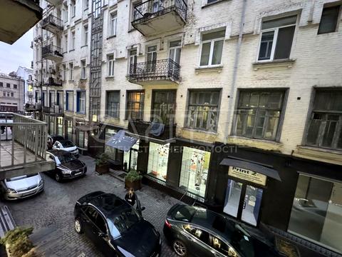 комерційна за адресою Велика Васильківська вул. (Червоноармійська), 18
