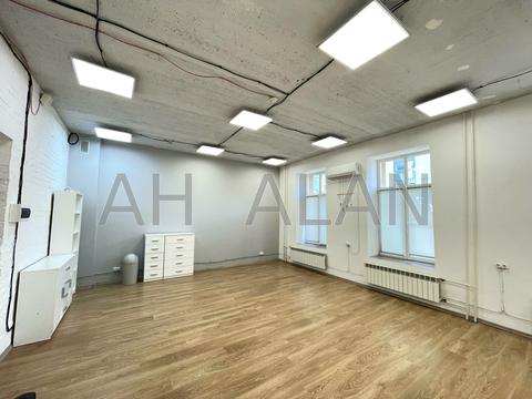 комерційна за адресою Кожум'яцька вул., 10