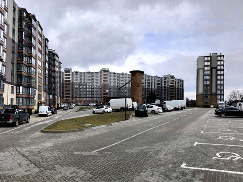 комерційна за адресою Домбровського вул., 3д