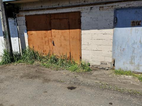 паркомісце за адресою Дмитра Луценка вул. (Крейсера "Аврора"), 16а