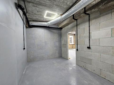 комерційна за адресою Новокостянтинівська вул., 18