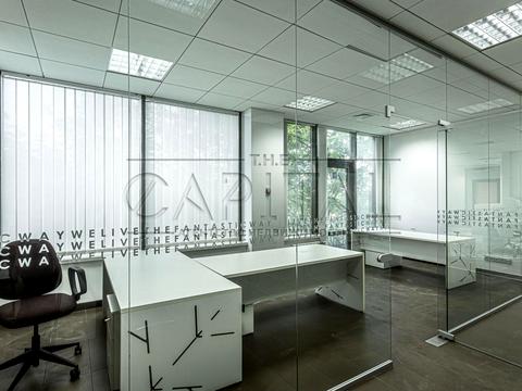 комерційна за адресою Саперно-Слобідська вул., 22