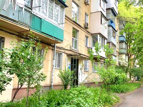 квартира за адресою Космонавтів вул., 27/3