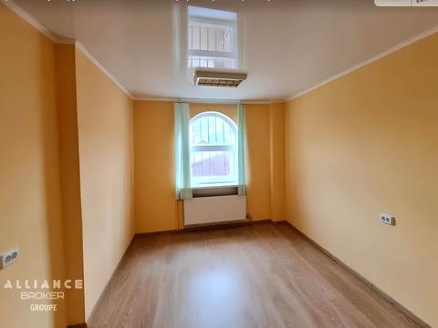 комерційна за адресою Грушевського вул., 63